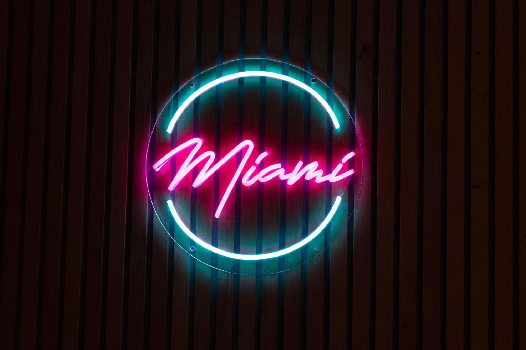 Cabana & Miami 70'S - Proche Parking Et Epicerie Mâcon 外观 照片